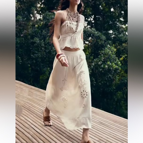 ZARA EMBROIDERED EYELET MIDI SKIRT - Picture 3 of 12